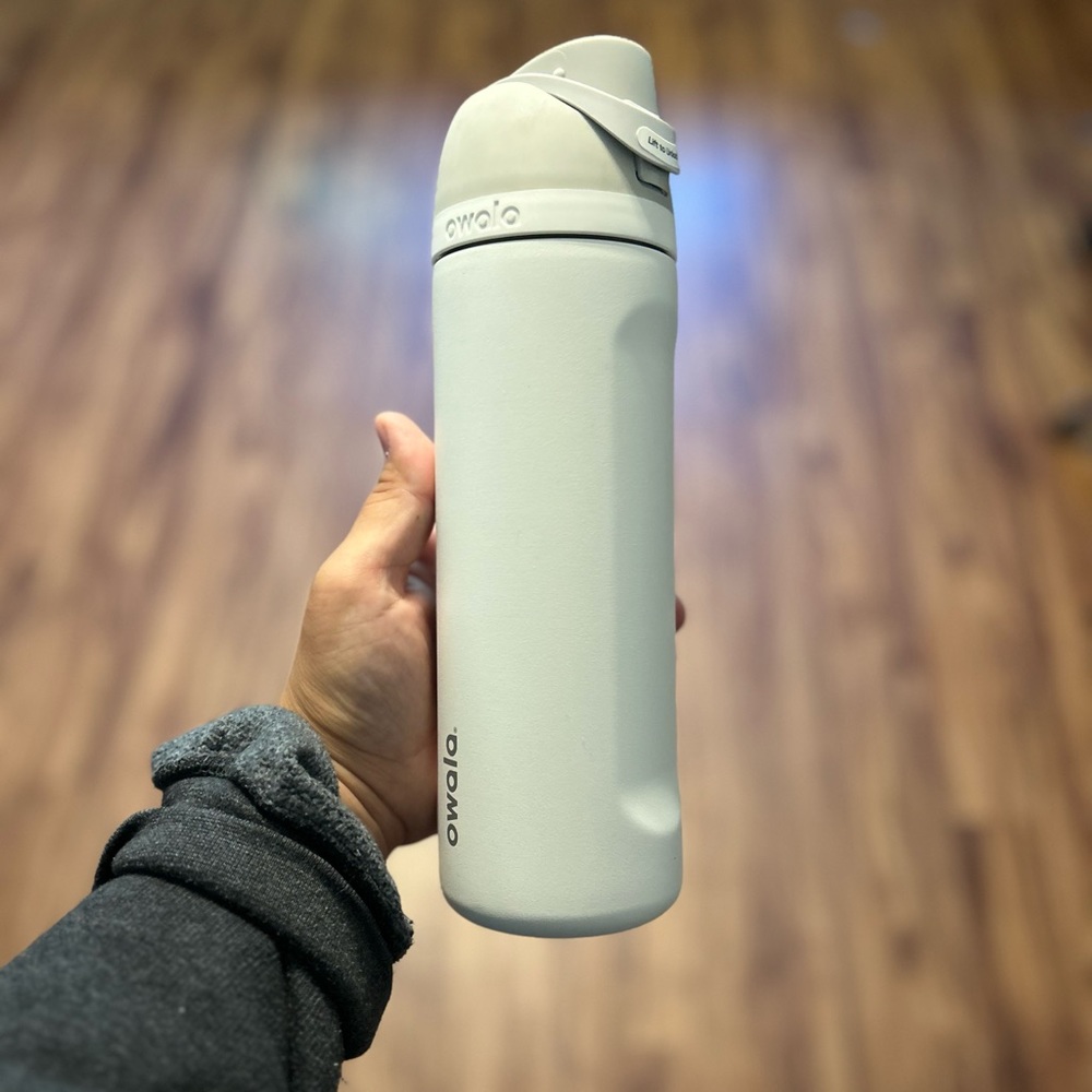 White Owala Free Sip 24oz